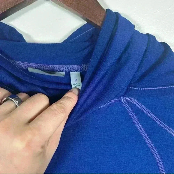 Athleta Blue Long Sleeve Hoodie Hooded Pullover Sweatshirt Women's Size M - Picture 3 of 4